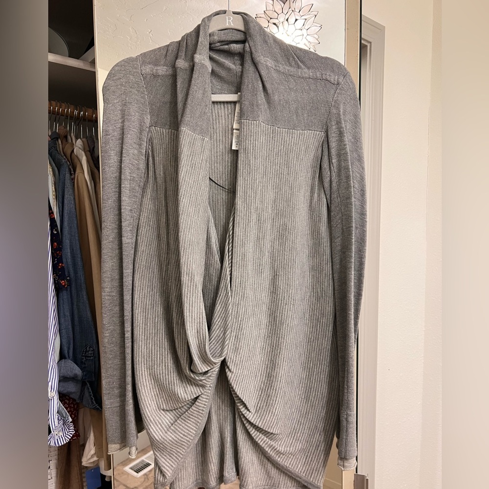 Lululemon - size 6
